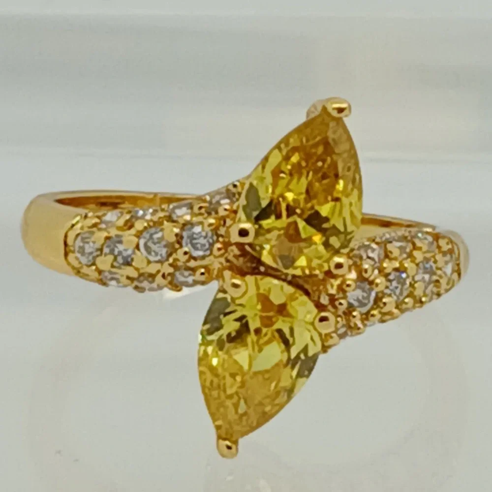 Vintage Gold Tone Yellow Pear Cut Bypass Cocktail Ring Size 6.25 Butterfly Style